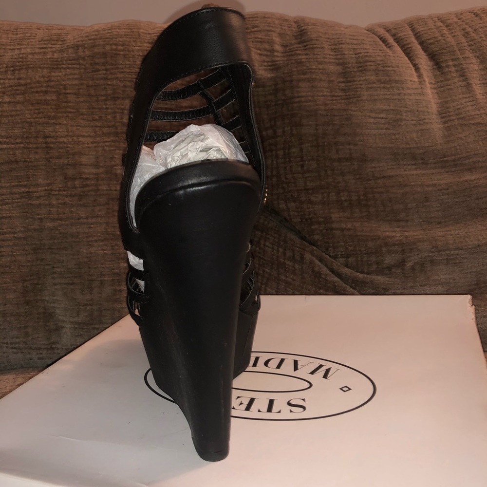 Black Steve Madden Wedges - Picture 2 of 3